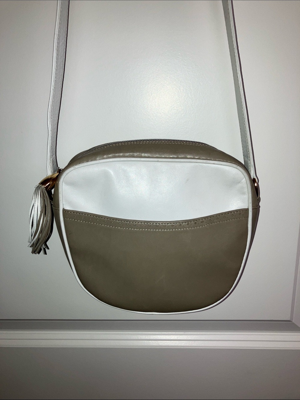 Vintage Bally Bag Taupe white crossbody